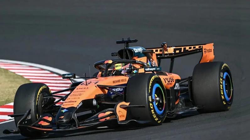 F1: Oscar Piastri reagiu e liderou o Treino Livre 2 no GP do Japão 2026 (Foto: Andrew Caballero-Reynolds/AFP)