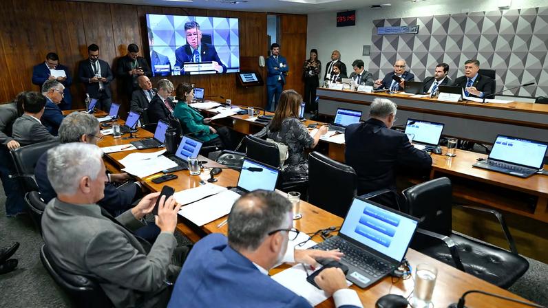 R7 conversou com parlamentares que defendem que os trabalhos da CPMI sejam prorrogados
