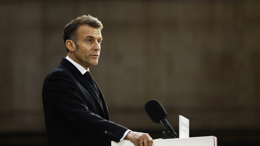 França enviará veículos blindados ao Líbano, diz Macron