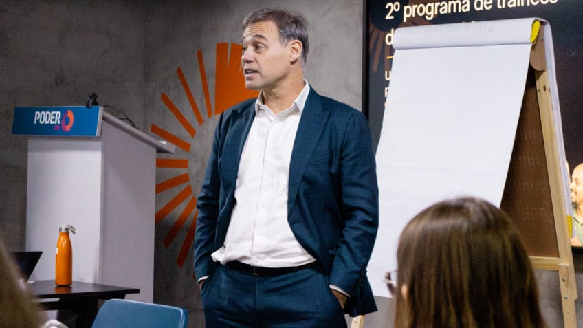 André Mendonça palestra para trainees do Poder360