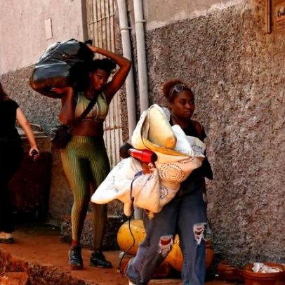 Busca por sobreviventes de enchentes no Brasil continua com mortos chegando a 64