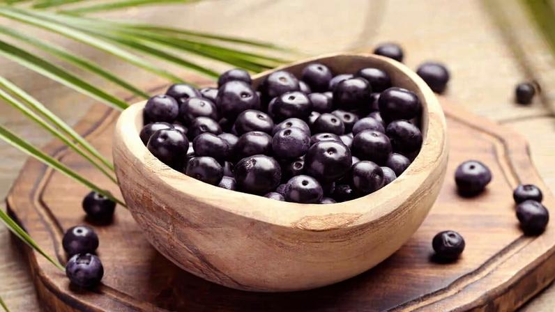 Açaí: entenda como a fruta pode impactar o cérebro e o humor