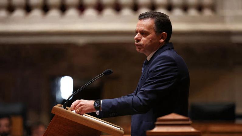 Portugal defende base dos EUA na campanha contra Irã, contrasta com Espanha