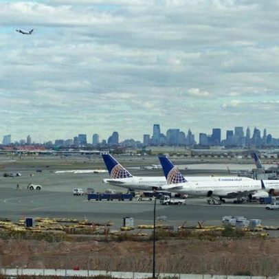 Dois aviões quase colidem durante pouso no aeroporto de Newark
