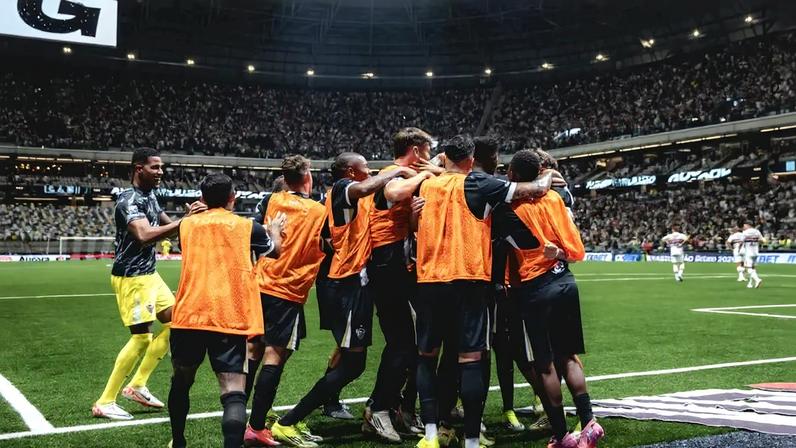 Domínguez afirma que não são apenas 11, Atlético-MG busca o time titular