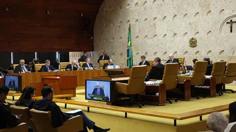 A proposta ainda está em discussão pelos ministros no plenário da Corte nesta quarta-feira (25)
