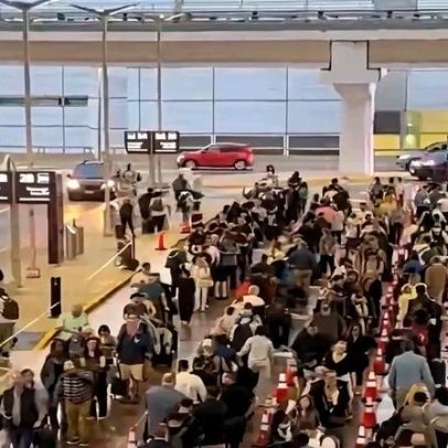 Caos aéreo nos EUA: passageiros dormem no chão e enfrentam filas de até 5 horas