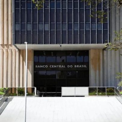 BC aponta 30% de chance de inflação ficar fora da meta em 2026