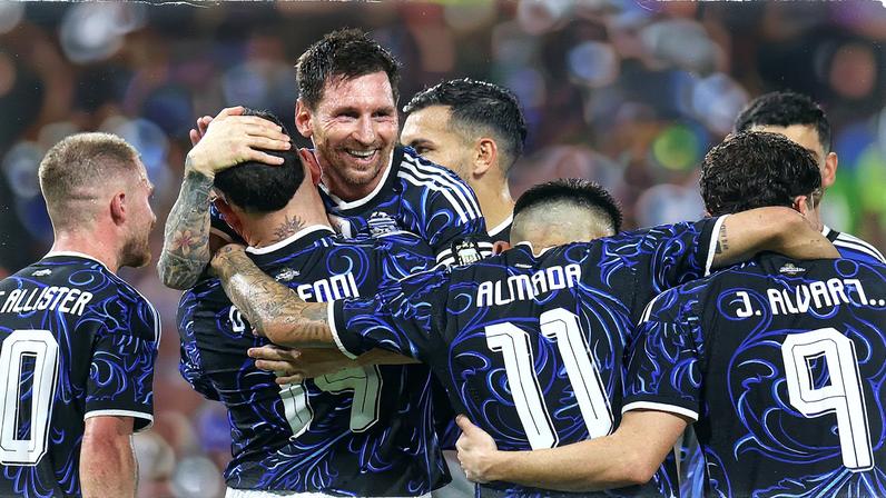 Gênio argentino desfilou em campo mais uma vez
