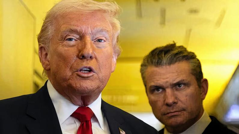 Donald Trump y el secretario de Defensa estadounidense, Pete Hegseth, el sábado en el 'Air Force One'. Associate Press/ LaPresse Only Italy and Spain