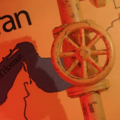Marinha dos EUA afirma que escoltas no Estreito de Hormuz não são viáveis no momento