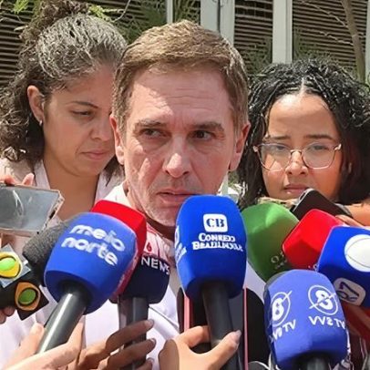 Bolsonaro fará cirurgia no ombro direito no fim de abril, diz médico