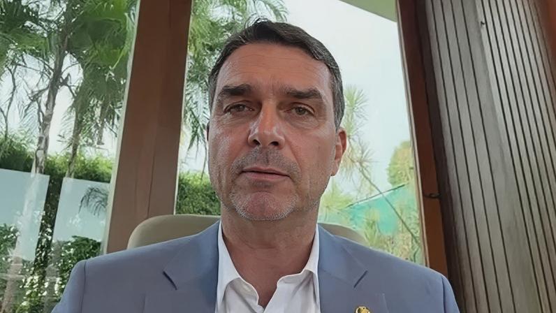O senador Flávio Bolsonaro (PL-RJ), pré-candidato ao Planalto, em entrevista à CNN Brasil