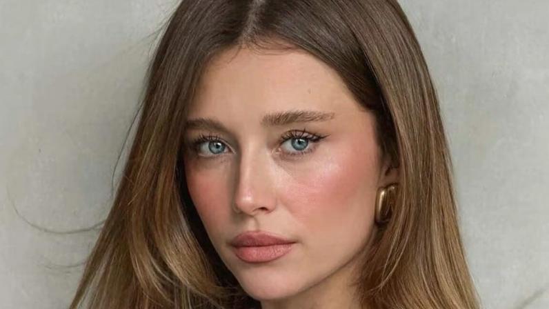 Duda Reis apresenta bebê com cabelo ruivo