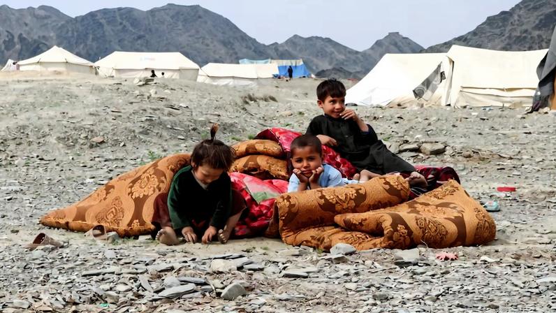 Conflito entre forças do Paquistão e Afeganistão desloca 100 mil, diz ONU