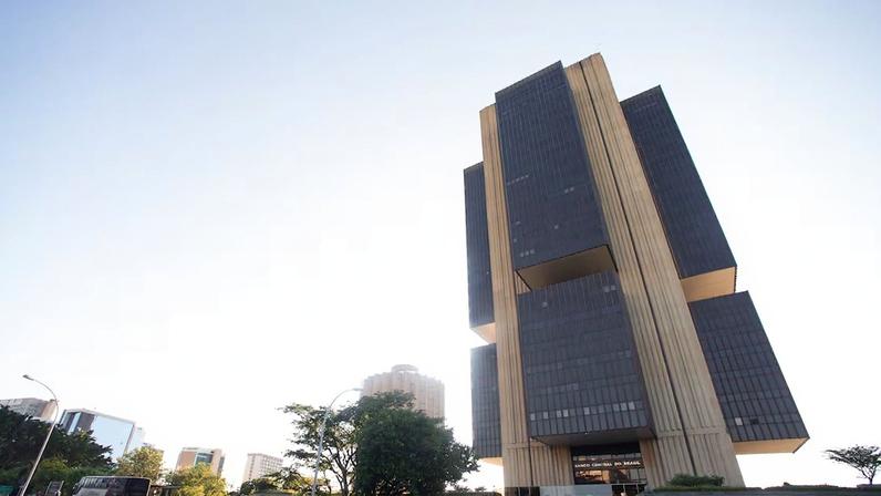 Real resiliente e alívio dos juros de curto prazo: gestores sobre a Selic