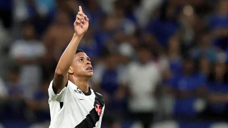 Barros apresenta nova versão no Vasco, mas repete erro