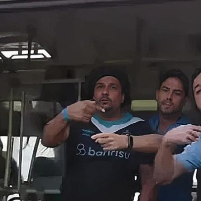 Ônibus de torcedores do Grêmio são apedrejados na chegada ao Beira-Rio