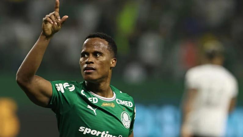 Arias tem ganhado protagonismo no Palmeiras e se consolida em um mês