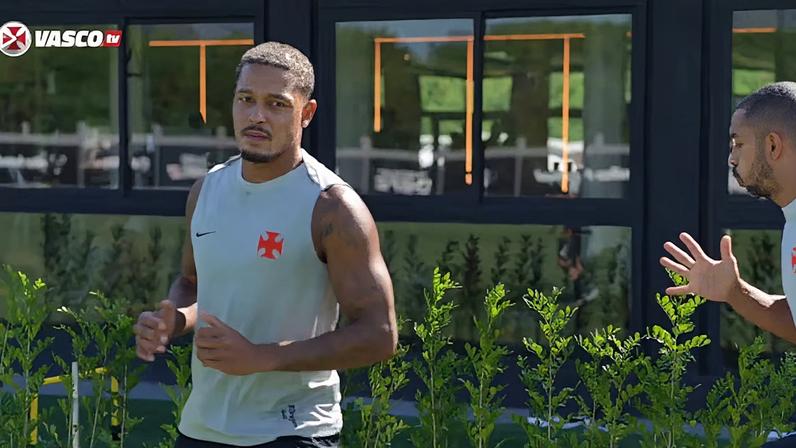 Vasco volta aos treinos com elenco na Data-Fifa