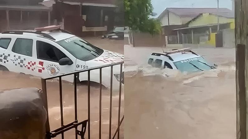 Veículo foi levado pela correnteza nesta terça-feira (24)