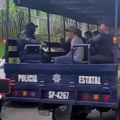 Autoridades mexicanas resgatam 229 migrantes presos dentro de caminhão