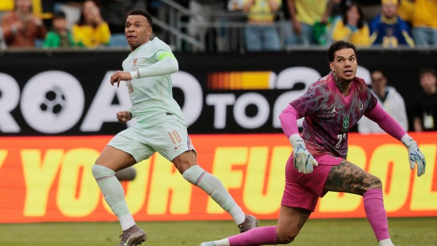 Brasil perde para a França com um a mais em campo