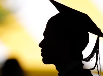 Diploma não garante emprego: veja os cursos com mais formados fora do mercado ou da própria área