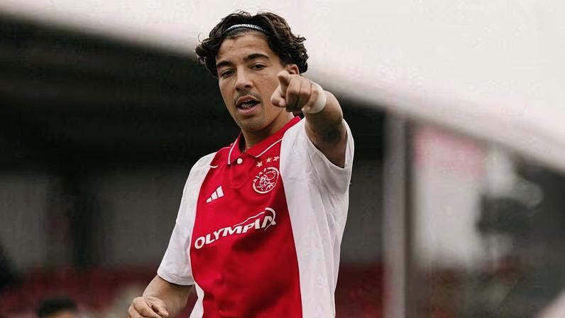 Rayane Bounida, jovem talento do Ajax, foi convocado pelo técnico Mohamed Ouahbi para a seleção do Marrocos
