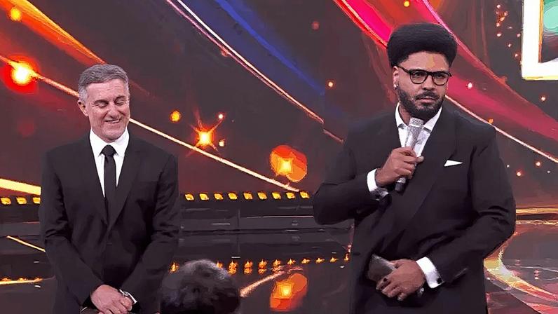 Luciano Huck e Paulo Vieira durante apresentacão do prêmio Melhores do Ano 2026