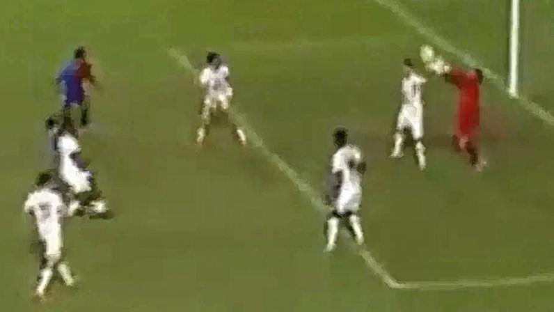 Árbitro marca pênalti após mão de goleiro e Manaus é eliminado do Amazonense