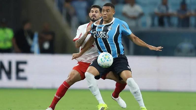 Carlos Vinícius desencanta, Grêmio empata com Bragantino pelo Brasileirão