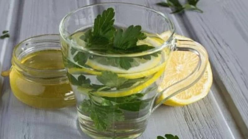 Chás que ajudam a emagrecer e desintoxicar o organismo