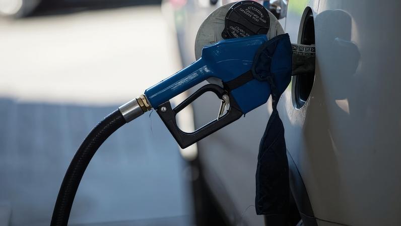 Carro sendo abastecido em um posto de gasolina | Divulgação/Marcelo Camargo/Agência Brasil