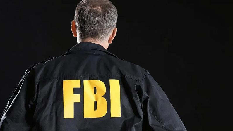 costas de agente do FBI