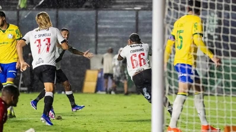 Cuiabano comemora gol do Vasco contra o Palmeiras (Foto: Alexandre Maia/MyPhoto Press/Gazeta Press)