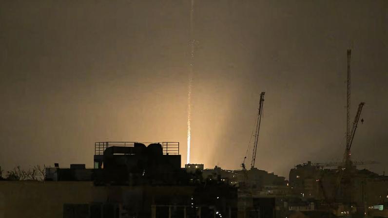 Ataque dos EUA e Israel contra o Irã: Irã intensifica ofensiva em Ormuz