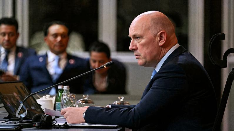 Partido no poder na Nova Zelândia cai nas pesquisas; Luxon nega renúncia