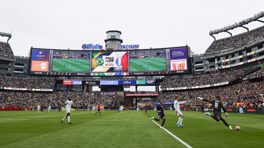 Torcedores do Brasil pedem Neymar na derrota para a França
