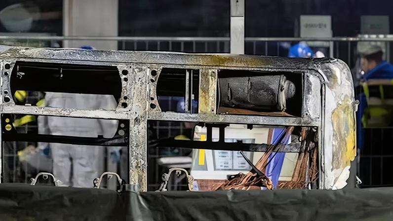 Ao menos seis mortos e cinco feridos em incêndio de ônibus na Suíça