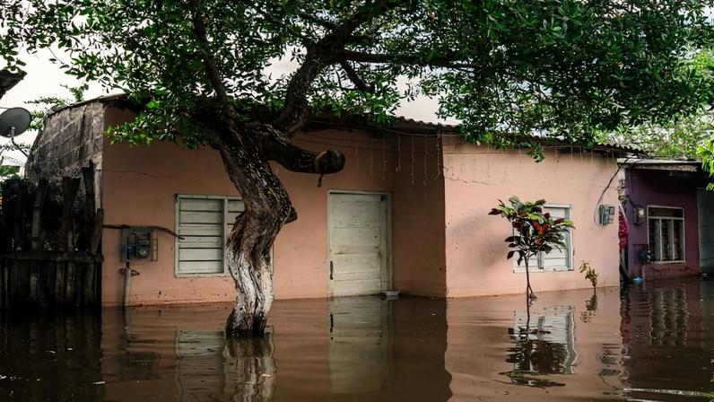 Inundações devastadoras na Colômbia reacendem debate sobre barragem hidrelétrica