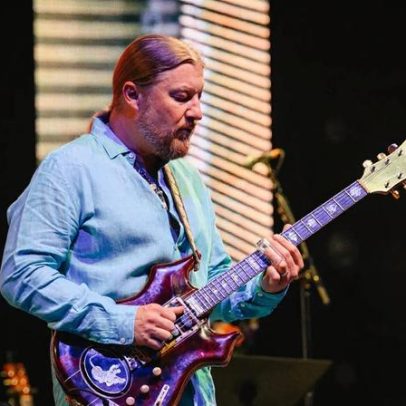 Derek Trucks tocou a guitarra Tiger de Jerry Garcia, avaliada em US$12 milhões