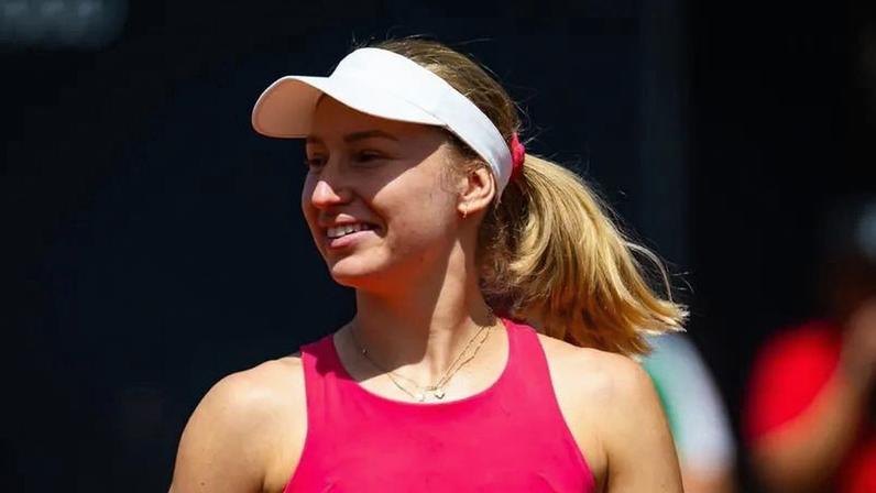 Daria Saville, a nova mãe do circuito profissional