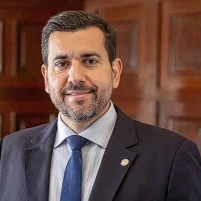 TRE reprocessa votos e Carlos Augusto assume vaga de Bacellar