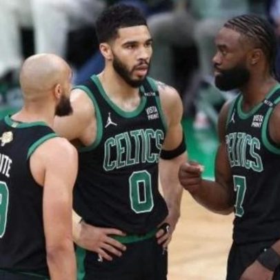 Atletas do Celtics protestam após expulsão de Jaylen Brown