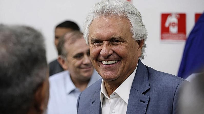 Caiado criticou o que chamou de fragilidade do Estado no enfrentamento ao crime organizado: “Não existe Estado forte onde o crime domina áreas e impõe suas regras”