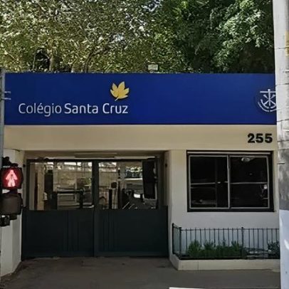 Suspeito de roubo invade escola de elite durante fuga em São Paulo