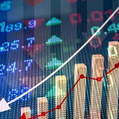 Ibovespa fecha em alta, aversão a risco interrompe sequência de ganhos mensais