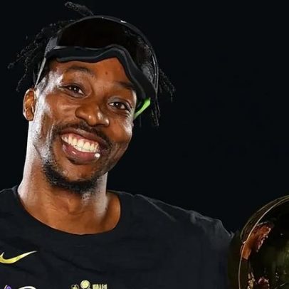 Dwight Howard busca nova chance em equipes da NBA