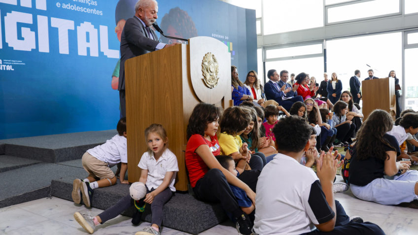 Lula assina leI viabiliza licença-paternidade. Sem a medida, o benefício poderia ser bloqueado por regras orçamentárias ainda em 2026